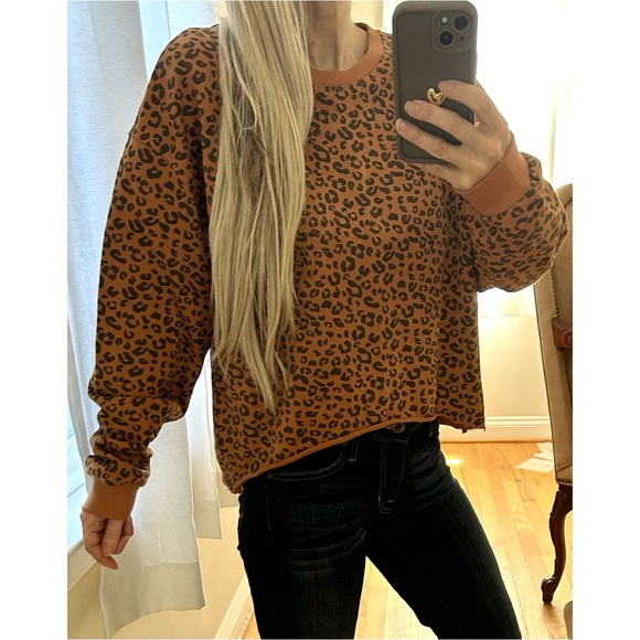 Blank NYC Caramel Brown Leopard Print Sweatshirt NWT New Size Medium - Picture 4 of 13